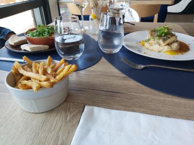 La suite des festivités sur notre belle côte de nacre. Repas au restaurant la réserve à Merville-Franceville