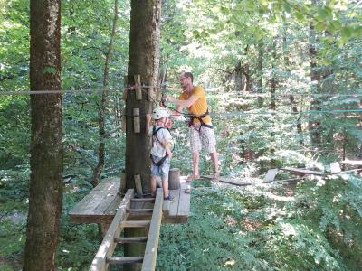 Accrobranche avec Ambre et Nathan