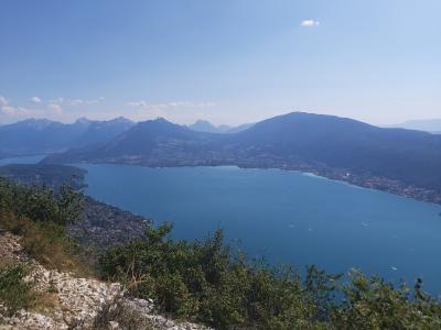 Randonnée avec vue sur le lac d'Annecy