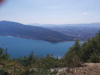 Randonnée avec vue sur le lac d'Annecy