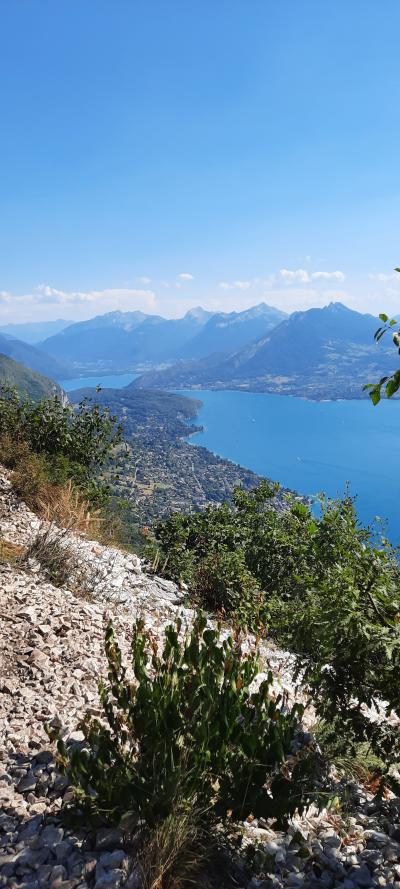 Randonnée avec vue sur le lac d'Annecy