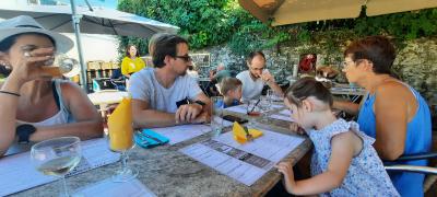 Tonon les bains, Yvoire et visite à la cave pour les filles et plage pour les enfants