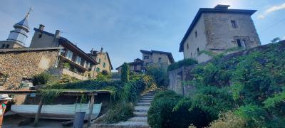 Tonon les bains, Yvoire et visite à la cave pour les filles et plage pour les enfants