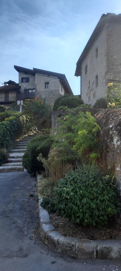 Tonon les bains, Yvoire et visite à la cave pour les filles et plage pour les enfants