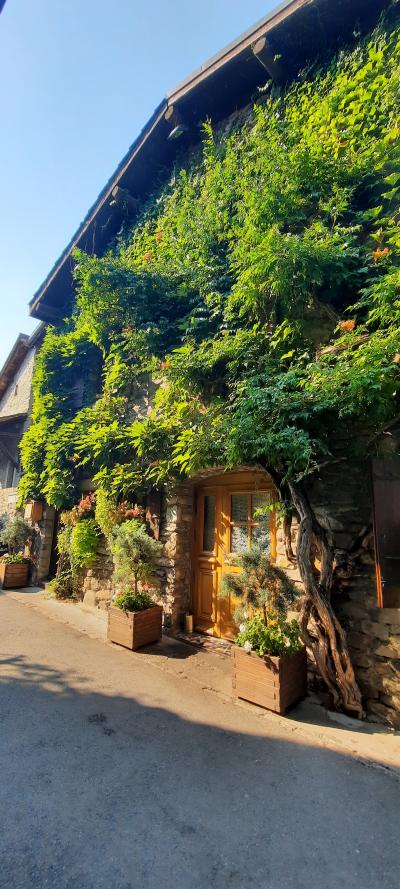 Tonon les bains, Yvoire et visite à la cave pour les filles et plage pour les enfants