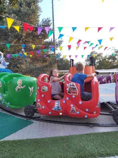 Tonon les bains, Yvoire et visite à la cave pour les filles et plage pour les enfants