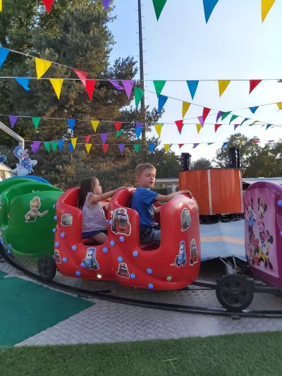 Tonon les bains, Yvoire et visite à la cave pour les filles et plage pour les enfants