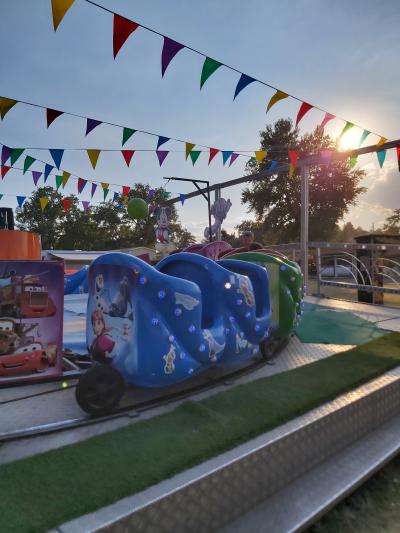 Tonon les bains, Yvoire et visite à la cave pour les filles et plage pour les enfants