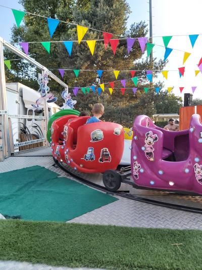 Tonon les bains, Yvoire et visite à la cave pour les filles et plage pour les enfants