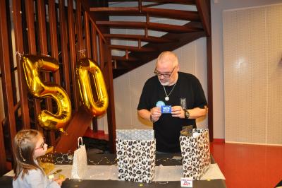 50 ans et pas une ride. Une fête super sympa et encore un super moment partagé. De belles rencontres