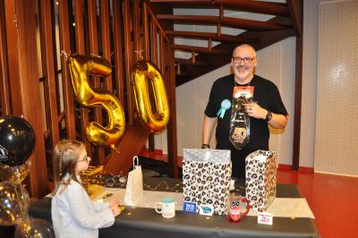 50 ans et pas une ride. Une fête super sympa et encore un super moment partagé. De belles rencontres