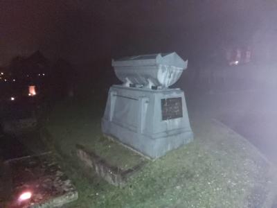 Sortie visite du Cimetière d'Elbeuf de nuit avec Chloé et Maxime