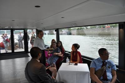 Apéritif et diner sur la seconde péniche