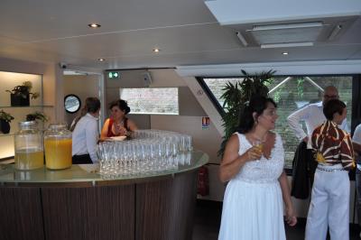 Apéritif et diner sur la seconde péniche