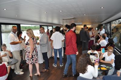 Apéritif et diner sur la seconde péniche