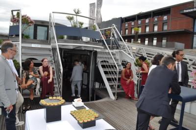 Apéritif et diner sur la seconde péniche