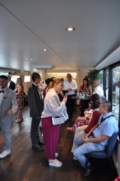 Apéritif et diner sur la seconde péniche