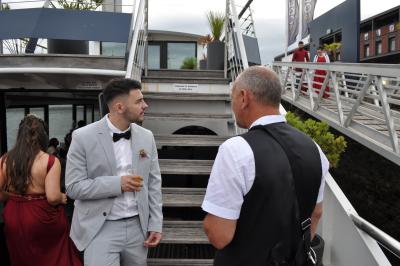 Apéritif et diner sur la seconde péniche
