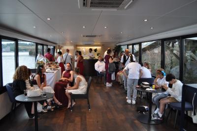 Apéritif et diner sur la seconde péniche