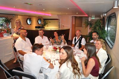 Apéritif et diner sur la seconde péniche