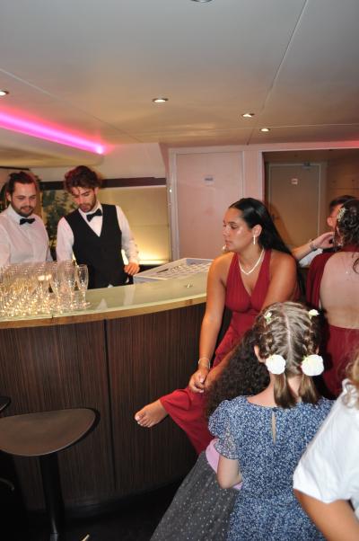 Apéritif et diner sur la seconde péniche