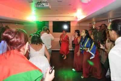 Apéritif et diner sur la seconde péniche