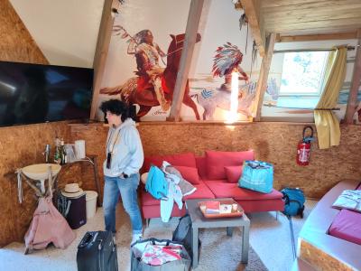 Petit déjeuner après une nuit dans le tipi